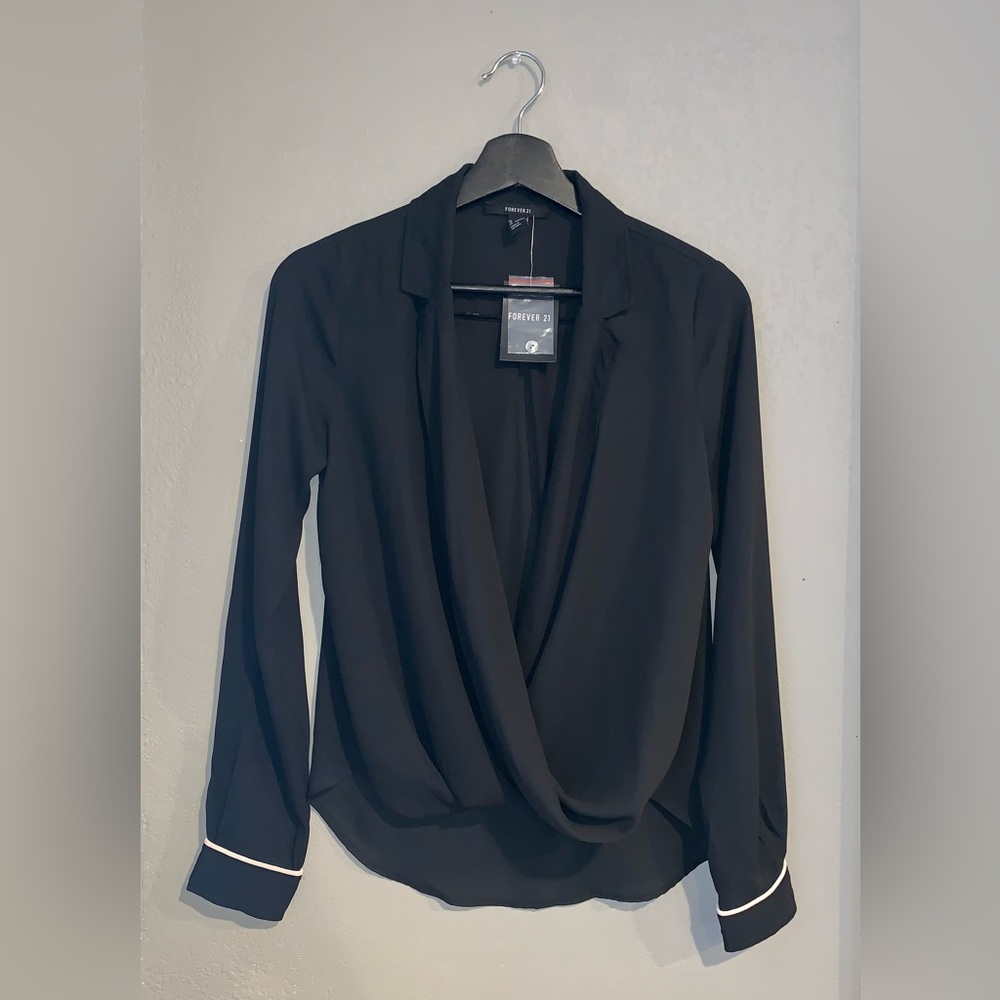 NEW Forever 21 Black Top - Size S